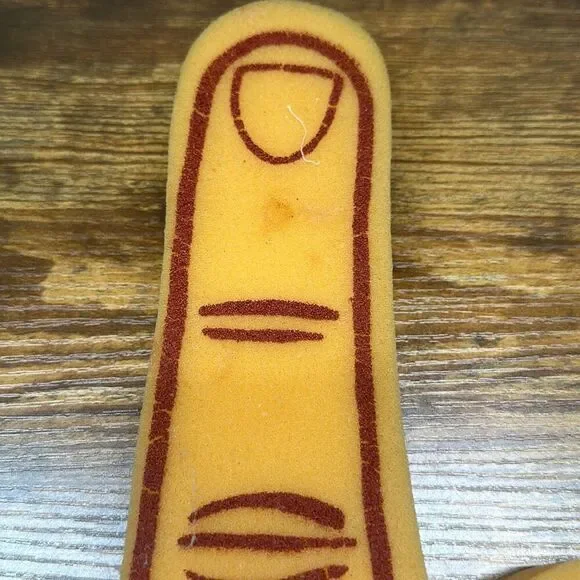 Washington Redskins Foam #1 Fan Finger/Hand Tag Express 19" NFL Football - Picture 2 of 6